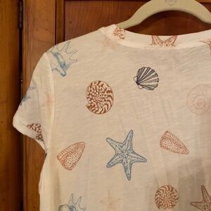 Seashell Starfish Print LOFT Vintage Style Lrg Petite Lightweight Cotton Tee
